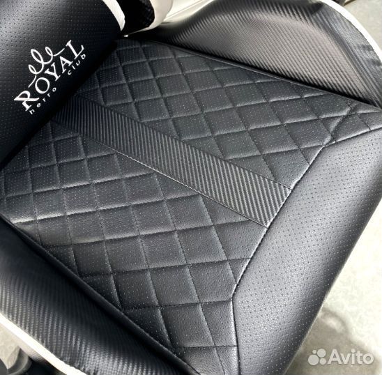 Игровое компьютерное кресло