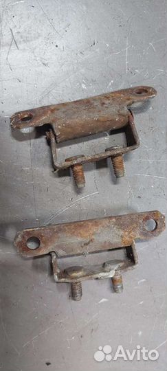 Петля багажника Nissan Serena c23