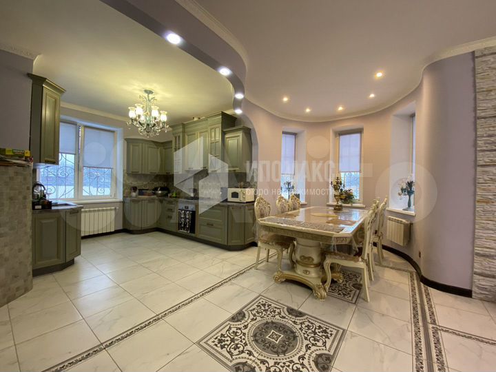 Дом 262 м² на участке 15 сот.