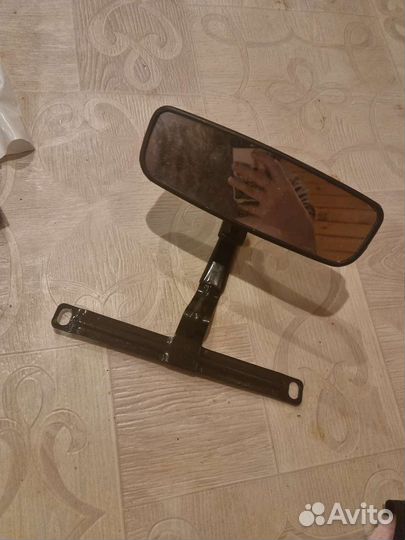 Зеркало заднего вида