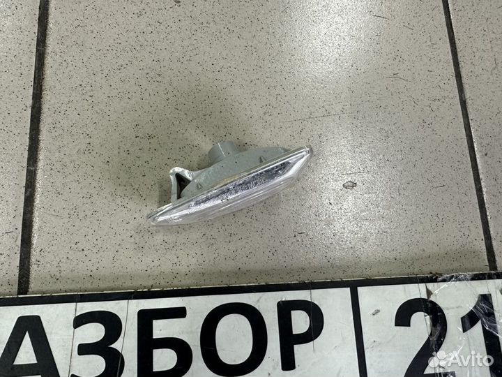 Повторитель поворота в крыло левый Солярис 1