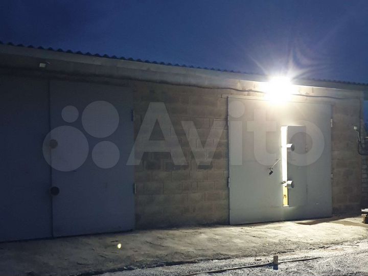 Гараж, > 30 м²