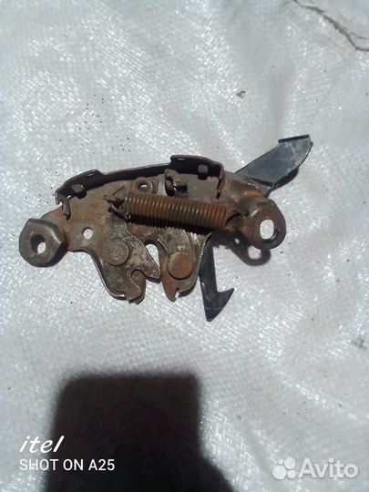 Замок капота Ниссан Максима