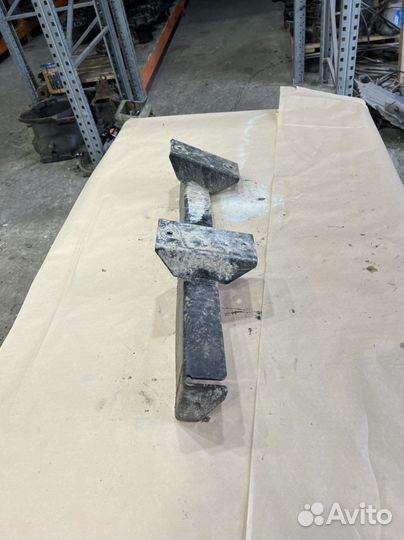 Кронштейн заднего крыла Скания самосвал