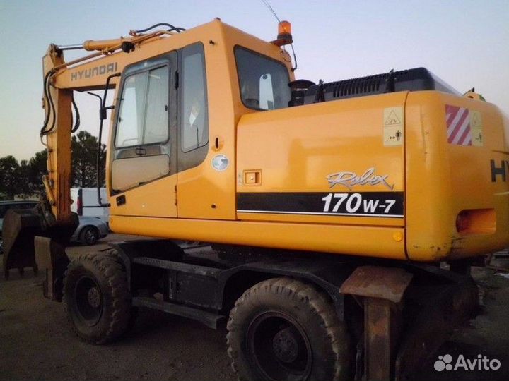 Колёсный полноповоротный экскаватор ковш 1м3