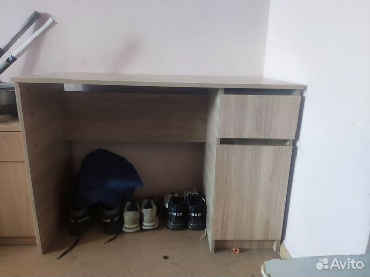 Письменный стол