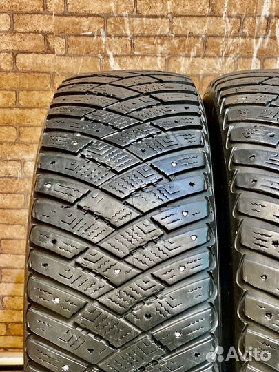 Goodyear Ultragrip Ice Arctic 215/65 R16 98T
