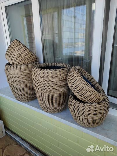 Кашпо из искусственного ротанга