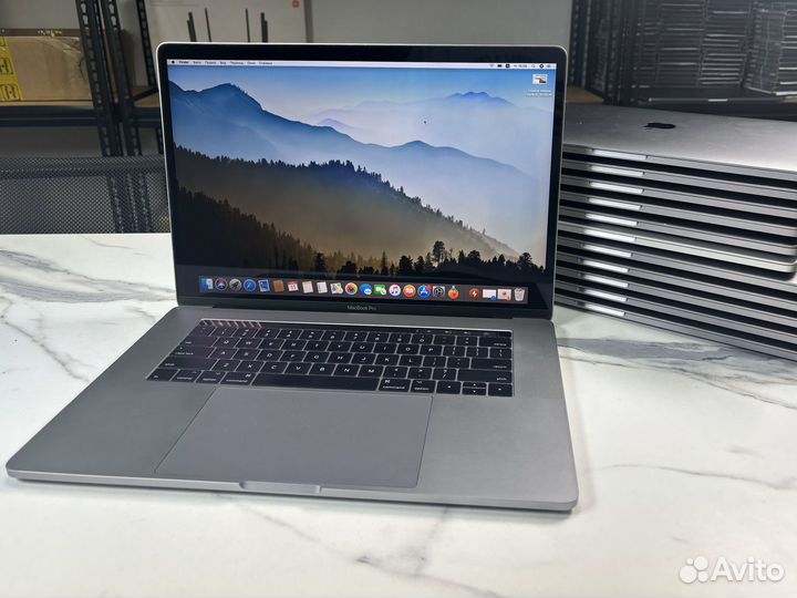 MacBook Pro 15 2017 i7 16/512 Radeon Pro 555 2gb