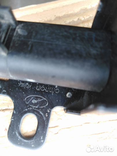 Кнопка сигнализ капота с Hyundai IX35