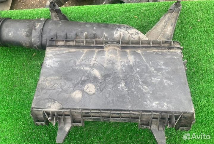 Корпус воздушного фильтра Mercedes Vito 2.2 2006