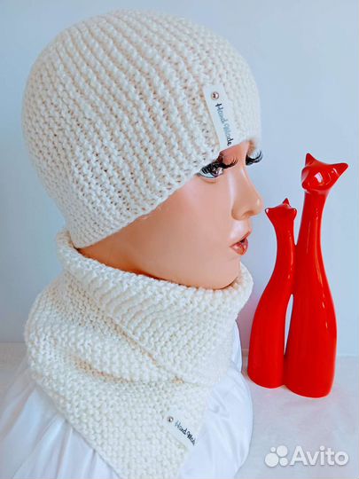 Спортивный вязаный комплект шапка и манишка