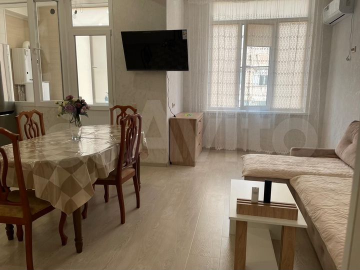 2-к. квартира, 64 м², 2/12 эт.