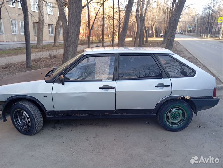 ВАЗ 2109 1.5 МТ, 2001, битый, 300 000 км