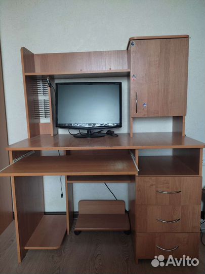 Компьютерный стол