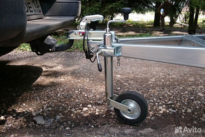 Опорно-подкатное колесо с хомутом