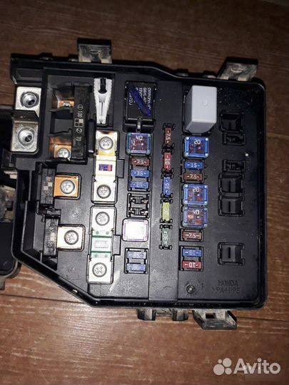 Блок предохранителей honda civic 5D