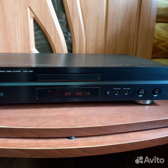 Yamaha CDX-397 CD плеер