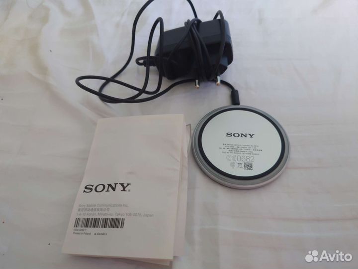 Беспроводная зарядка Sony
