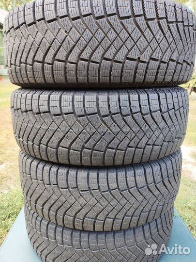 Pirelli Ice Zero FR 225/60 R17