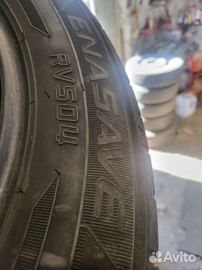 Dunlop Enasave RV504 215/60 R17