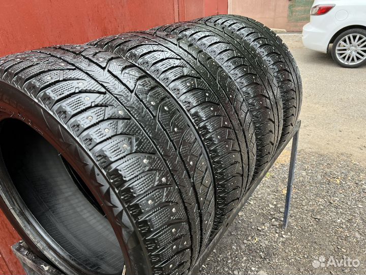 Bridgestone Ice Cruiser 7000 205/55 R16 91T