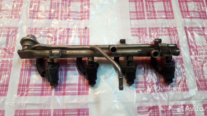 Топливная рампа с форсунками Bmw 3 е46