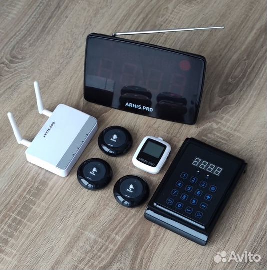 Кнопка вызова официанта, часы, табло, пуль, репите