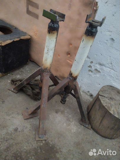 Подставка стойка страховочная под машину