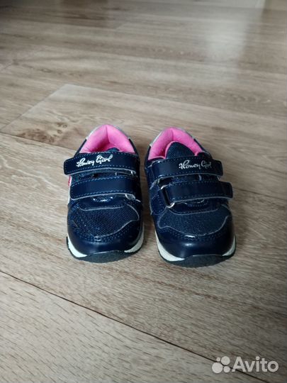 Кроссовки для девочки 20 размер