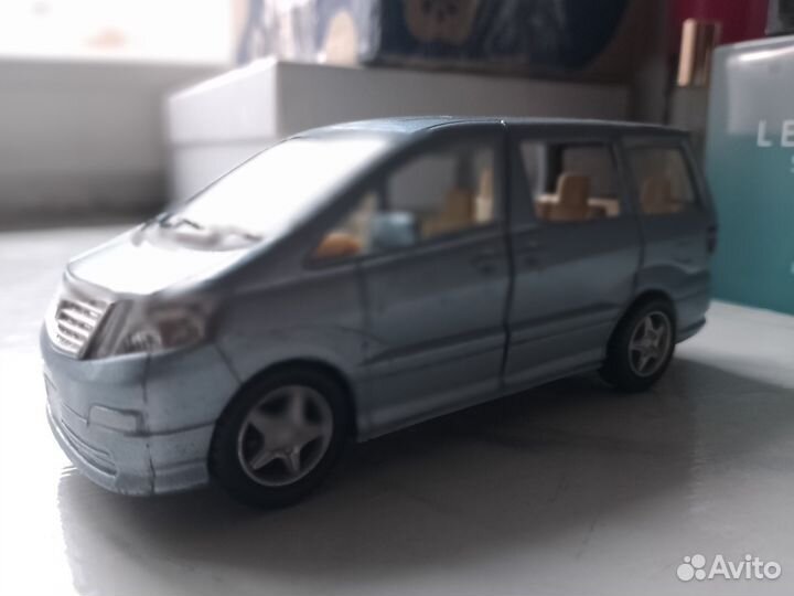 Модель автомобиля Toyota alphard 1/38