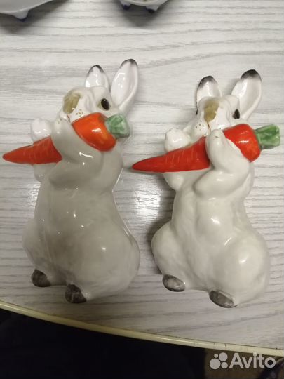 Фарфоровая статуэтка «Заяц с морковкой» лфз СССР