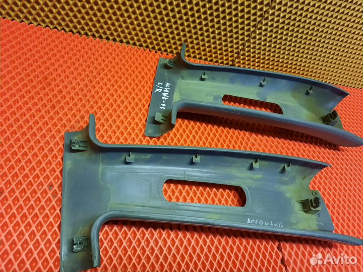 Обшивка средней стойки верх Hyundai Accent