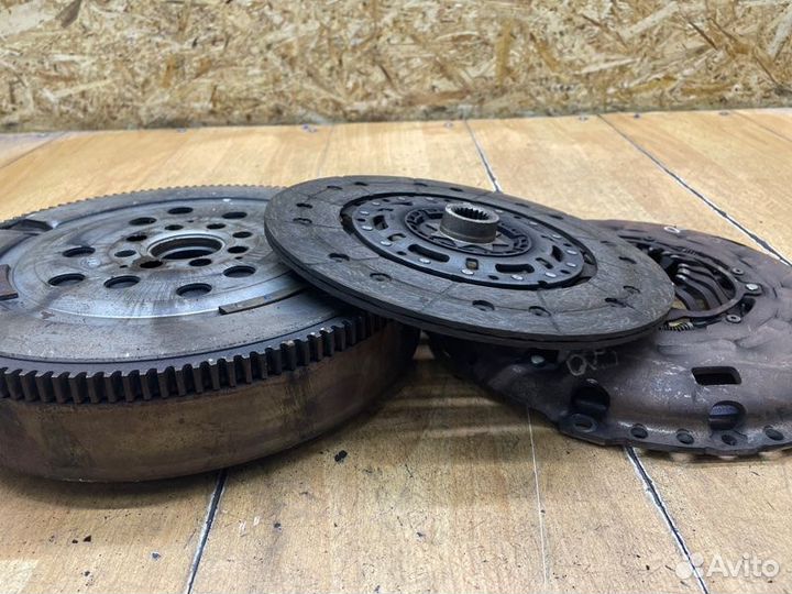 Комплект сцепления Opel Astra J A17DTR 2011