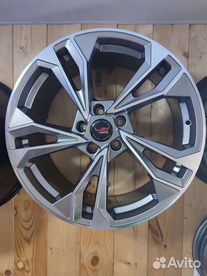 Серебристые диски R19 5/112 Lege Artis