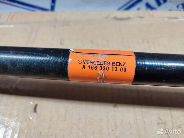 Приводной вал (привод) Mercedes-Benz 166 правый
