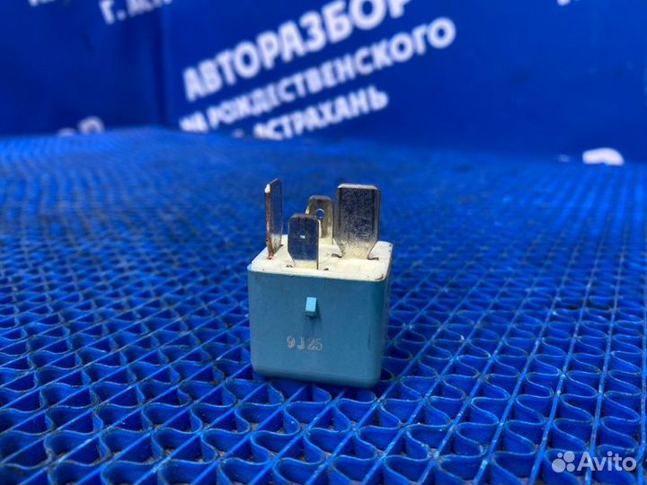 Реле Toyota Corolla 120 седан 2005