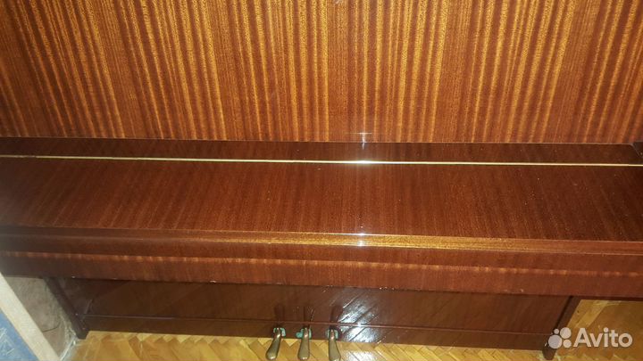 Чешское пианино petrof