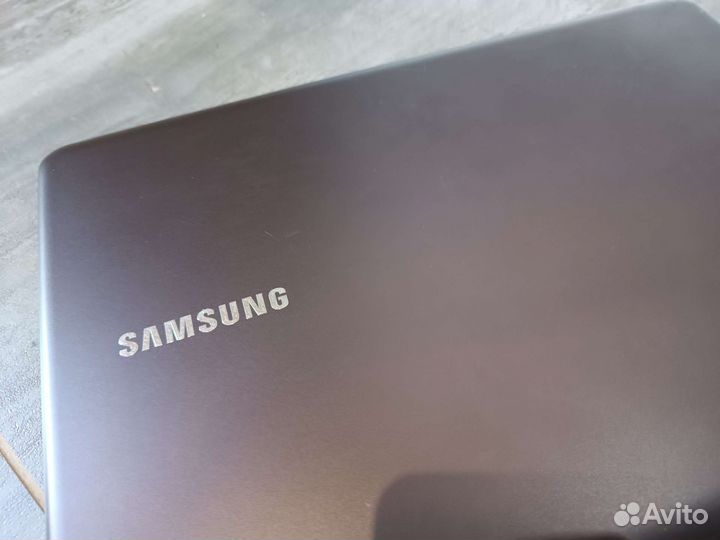 Ноутбук Samsung np530u3c