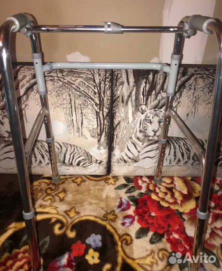 Ходунки для взрослых,и инвалидов