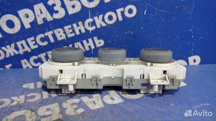 Блок управления печкой Mazda 6 Gg лифтбэк L3 2005