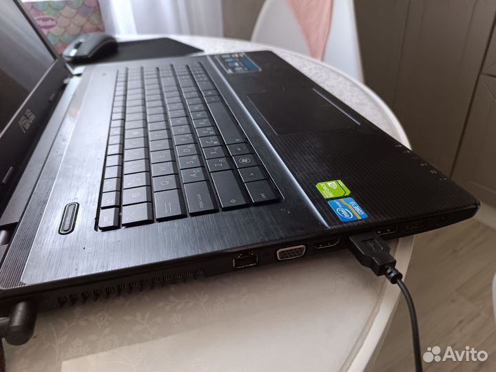 Ноутбук asus