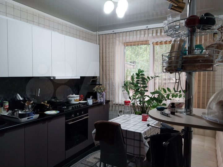 2-к. квартира, 54 м², 1/9 эт.