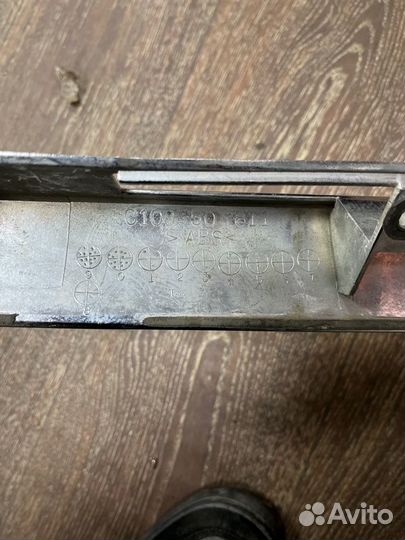 Накладка двери багажника Mazda Premacy CP8W fpde