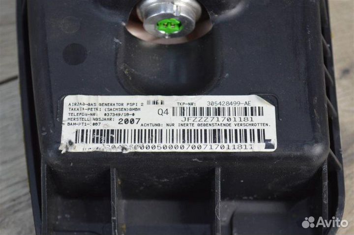 Подушка безопасности в торпедо Mercedes W204 седан