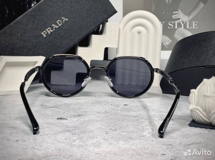 Очки Prada круглые с комплектом
