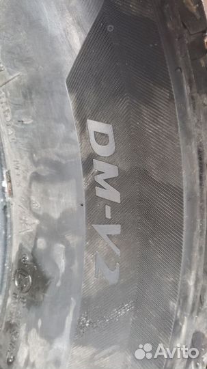 Bridgestone Blizzak DM-V2 285/60 R18
