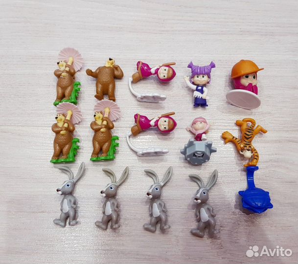 Киндер сюрприз из серии Маша и медведь kinder