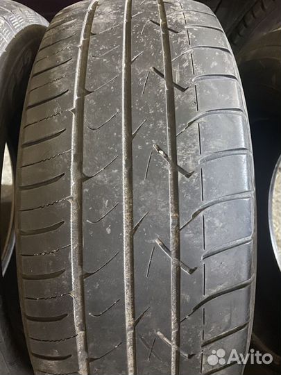 Toyo Proxes CF2 215/65 R16