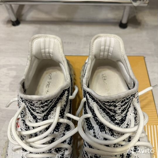 Кроссовки Adidas Yeezy Boost 350 V2 Zebra